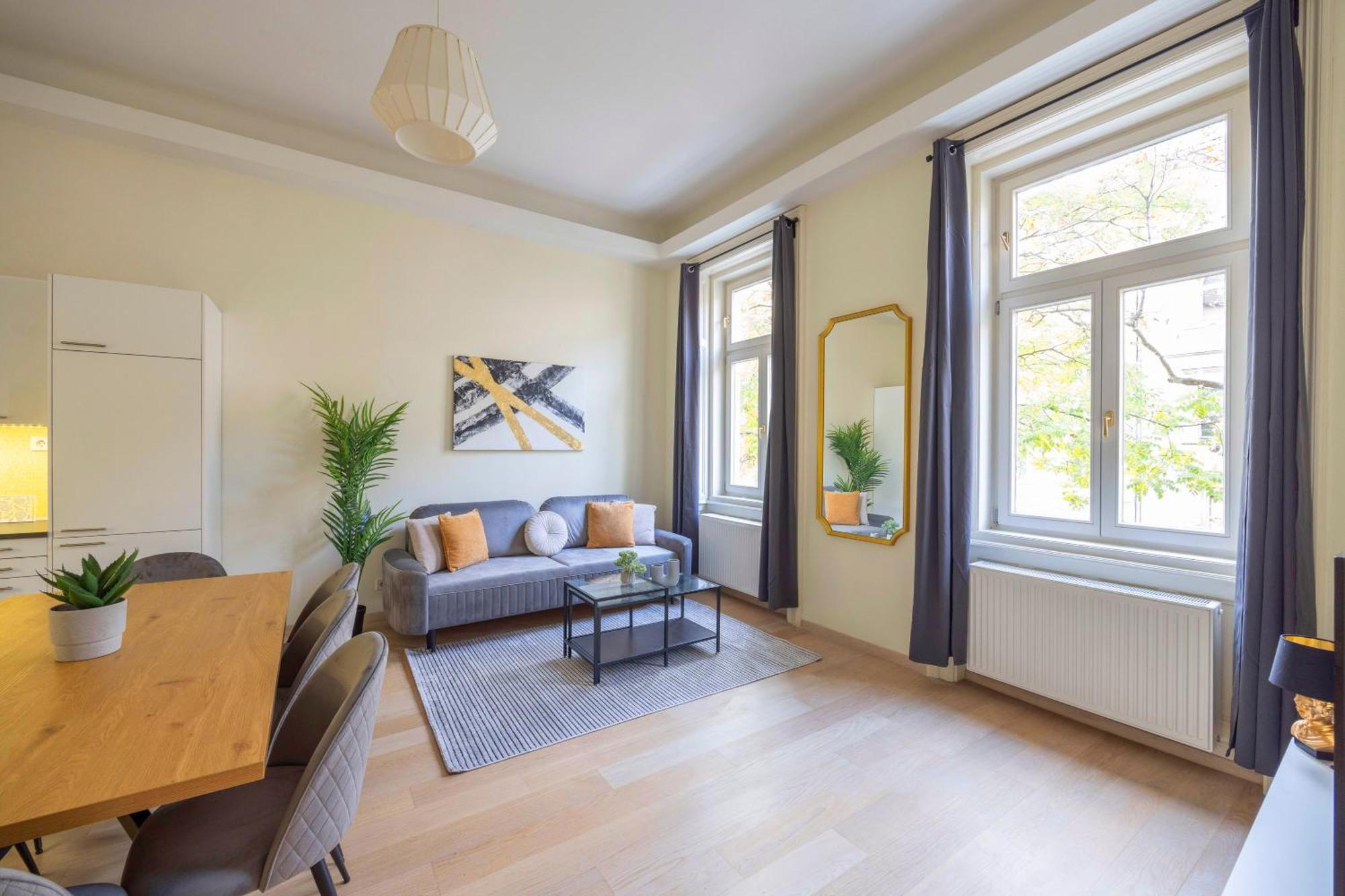 Exclusive & Spacious Central Residence W/ 4Bedrm 2Bathrm Будапеща Екстериор снимка