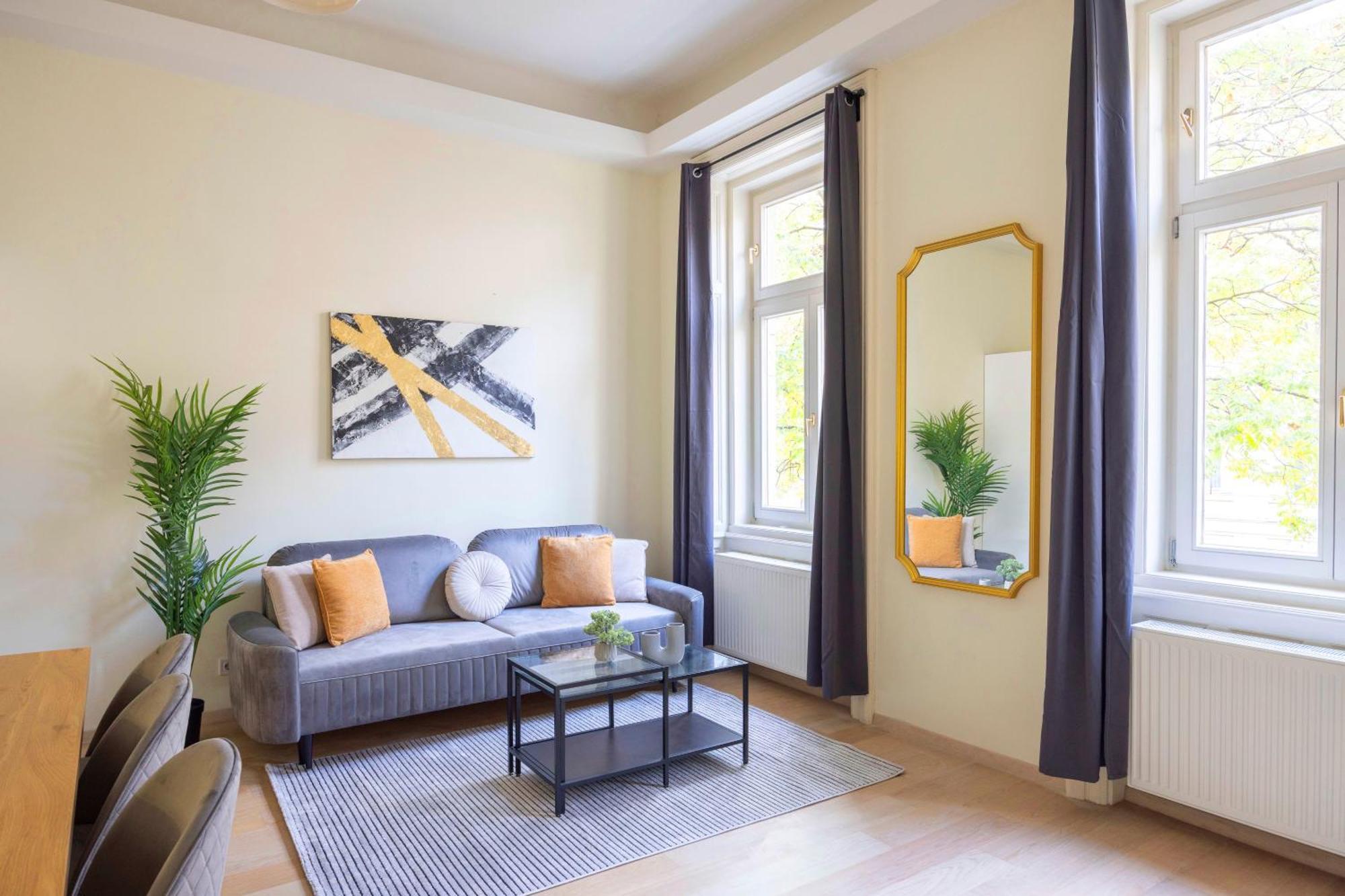 Exclusive & Spacious Central Residence W/ 4Bedrm 2Bathrm Будапеща Екстериор снимка