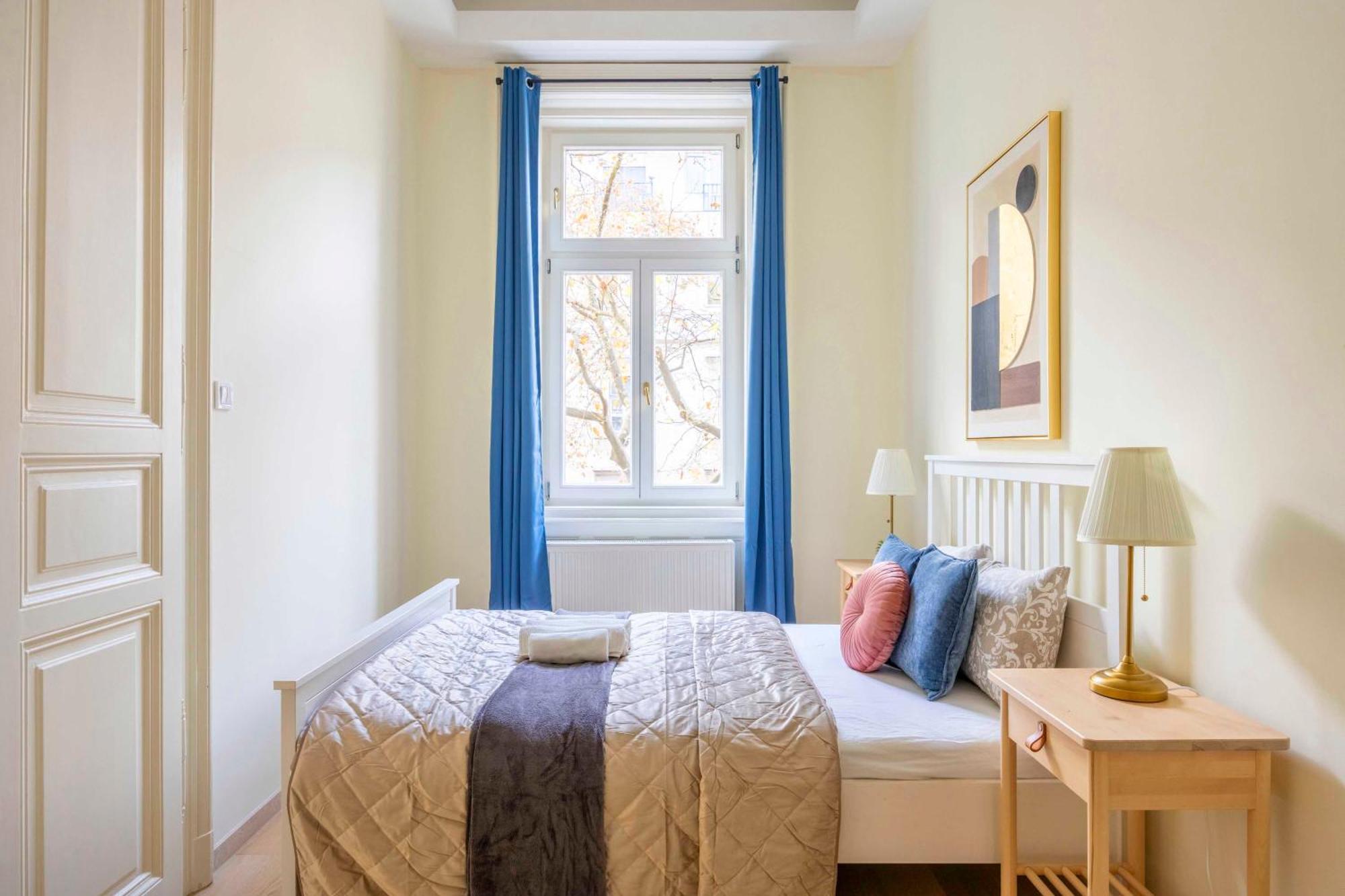 Exclusive & Spacious Central Residence W/ 4Bedrm 2Bathrm Будапеща Екстериор снимка